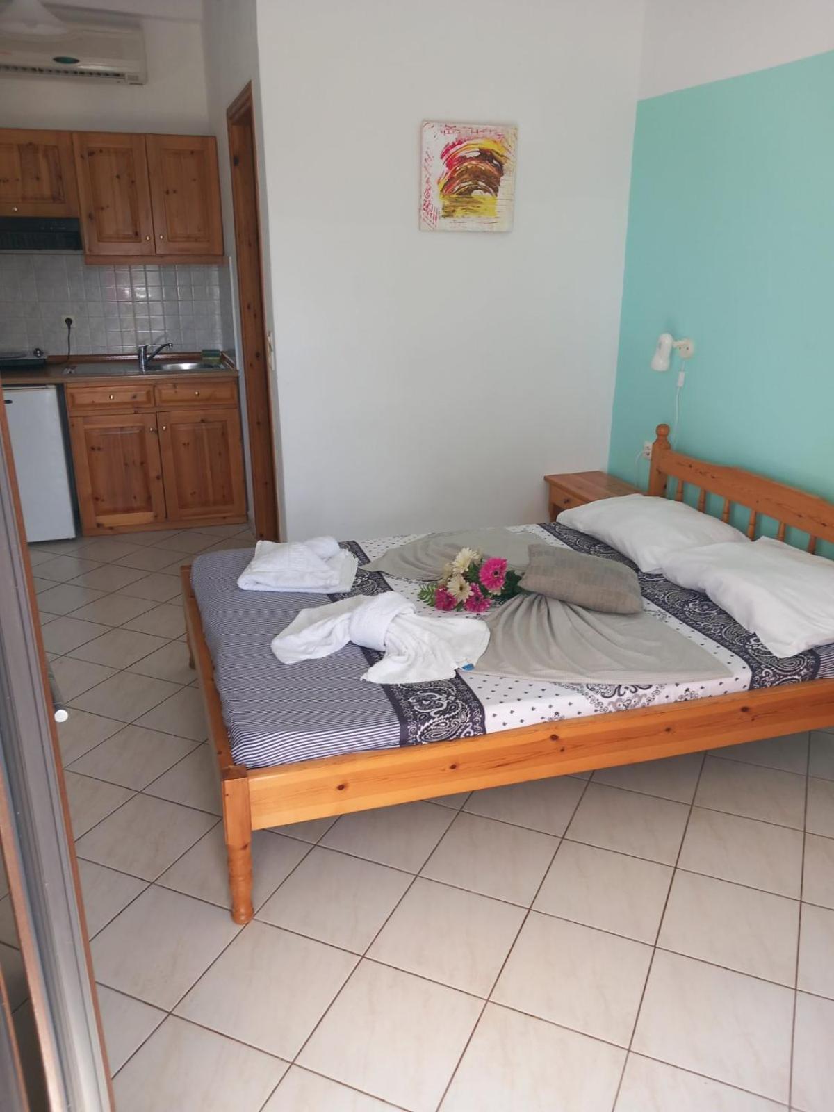 Giola Aparments And Studios 2 Astris Ngoại thất bức ảnh